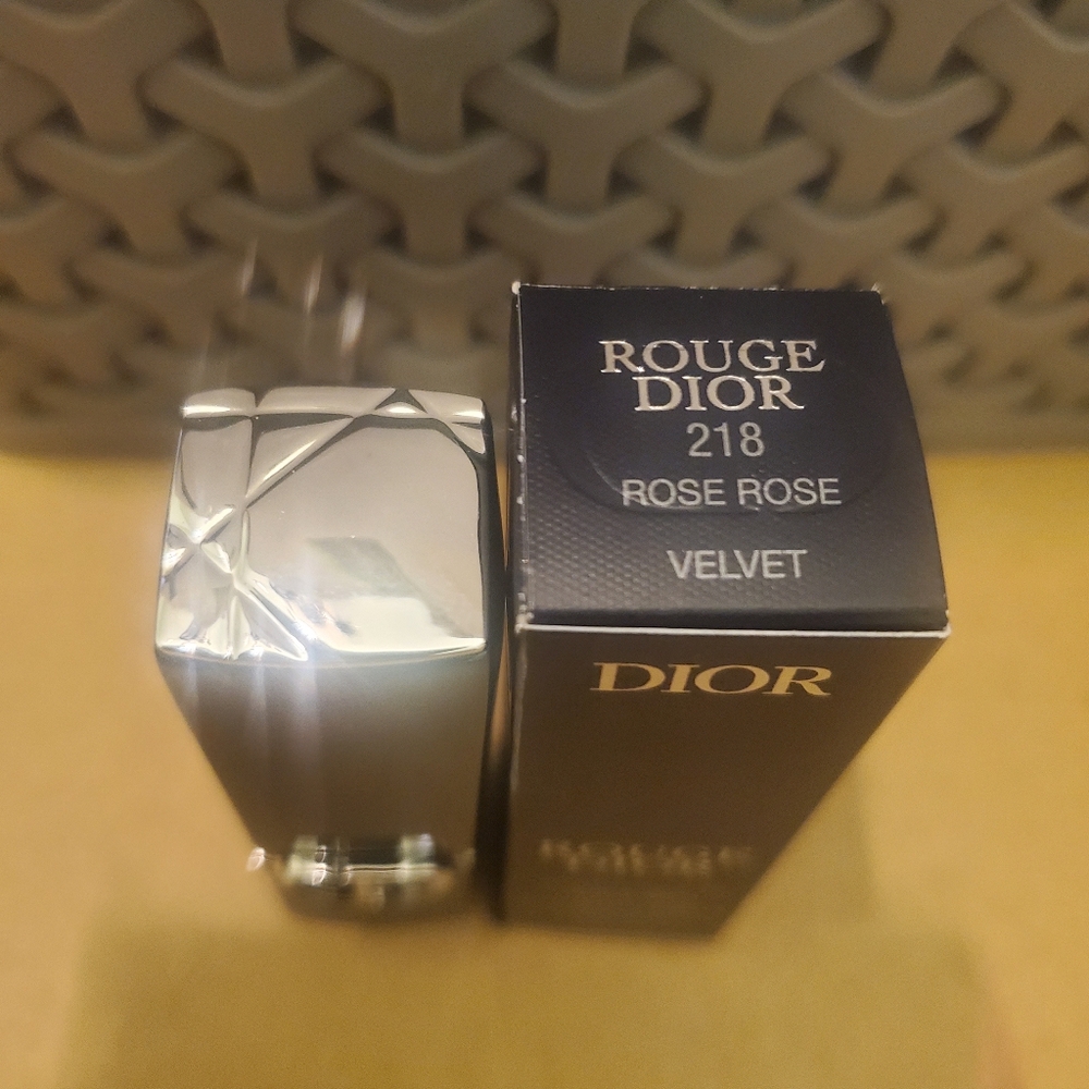 Dior Rouge Dior Refillable Lipstick 218 Rose Rose Velvet. BNIB - Picture 6 of 6